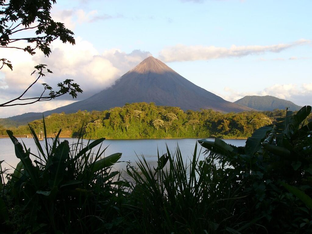 Costa Rica Volcanismos Arenal PG Travel Expeditions